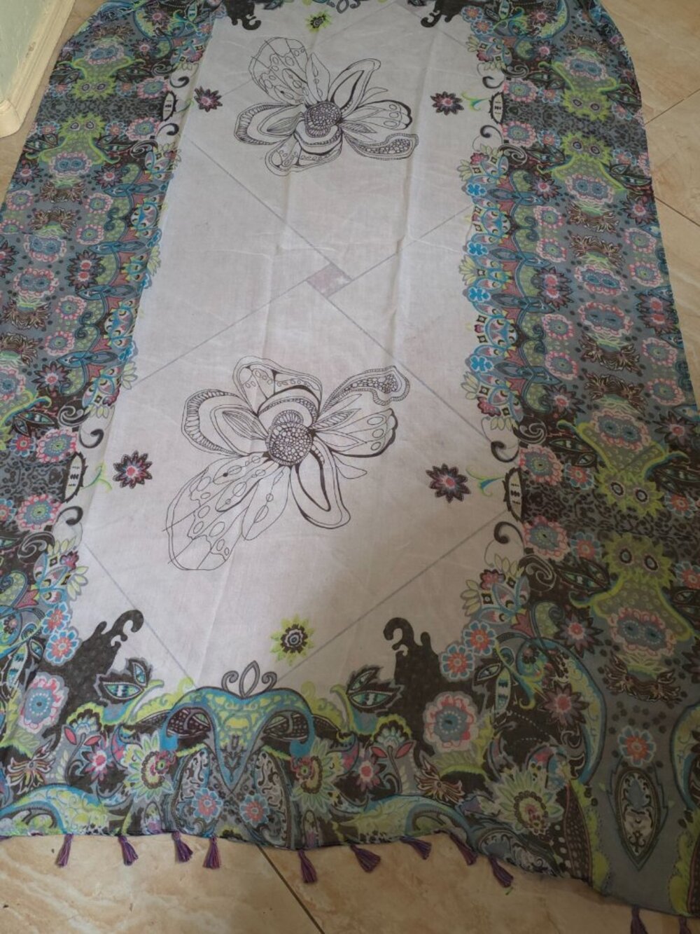 Scarf - Picture 5 of 8